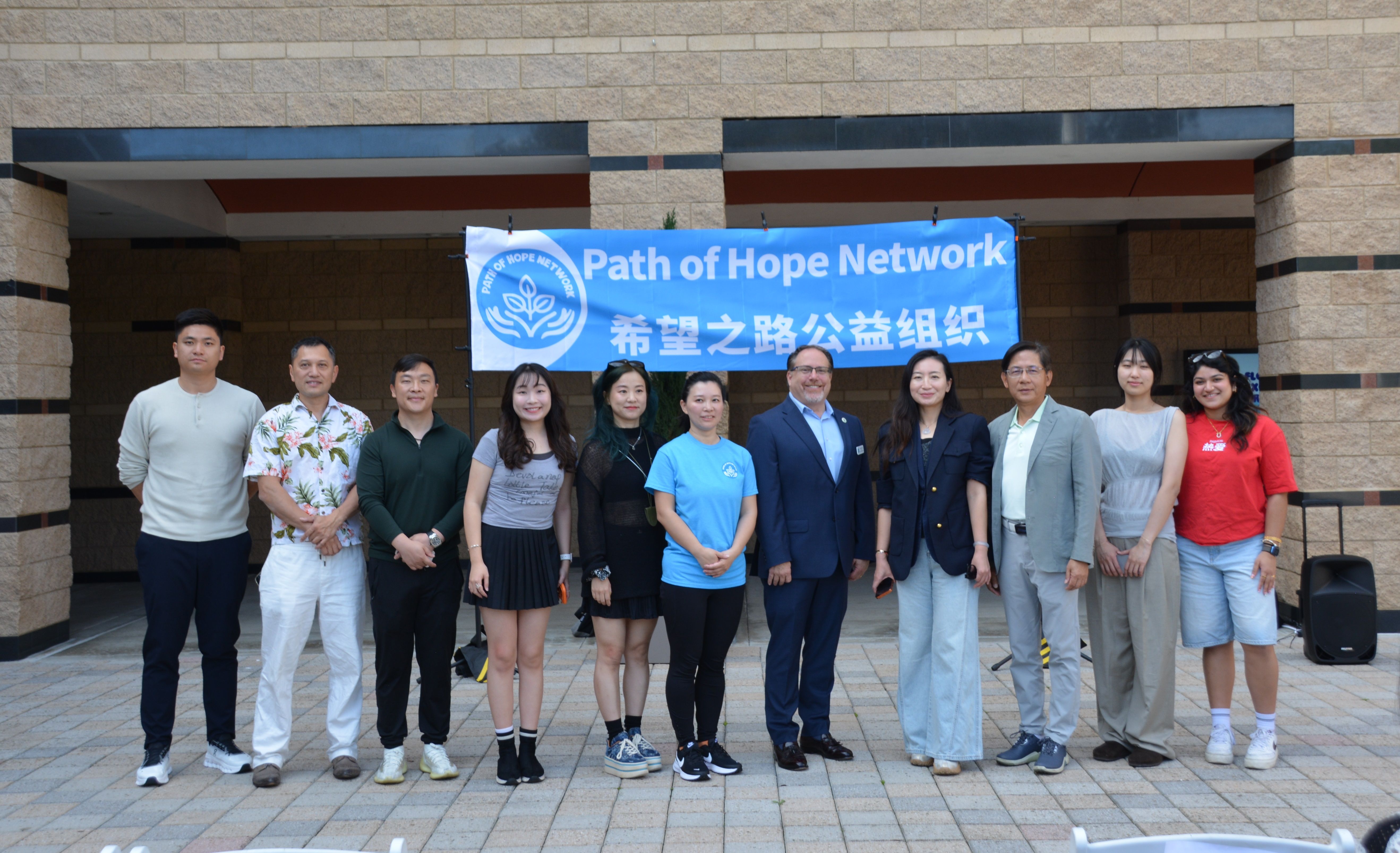 百雙小手畫出希望，Path of Hope Network融合公益活動成功舉行 | 洛城焦點 - 加州生活網 - 加州生活網
