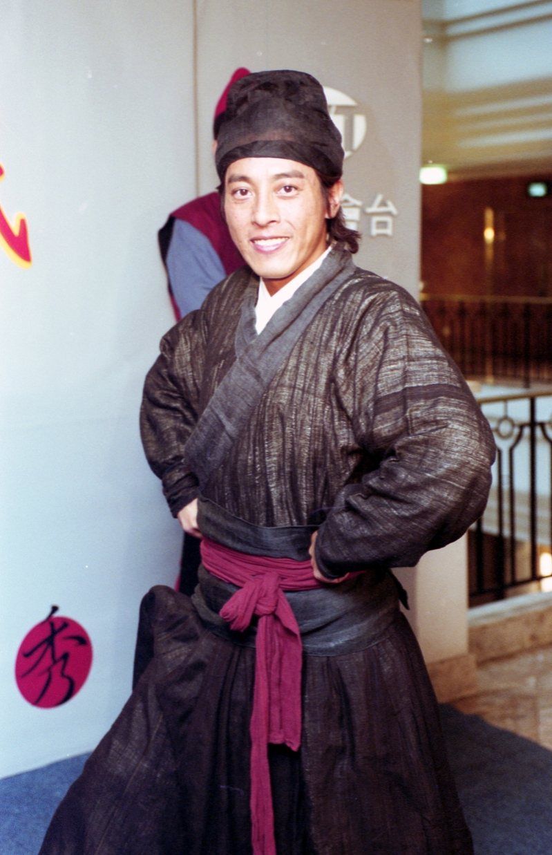 8960589-thumbnail.jpg