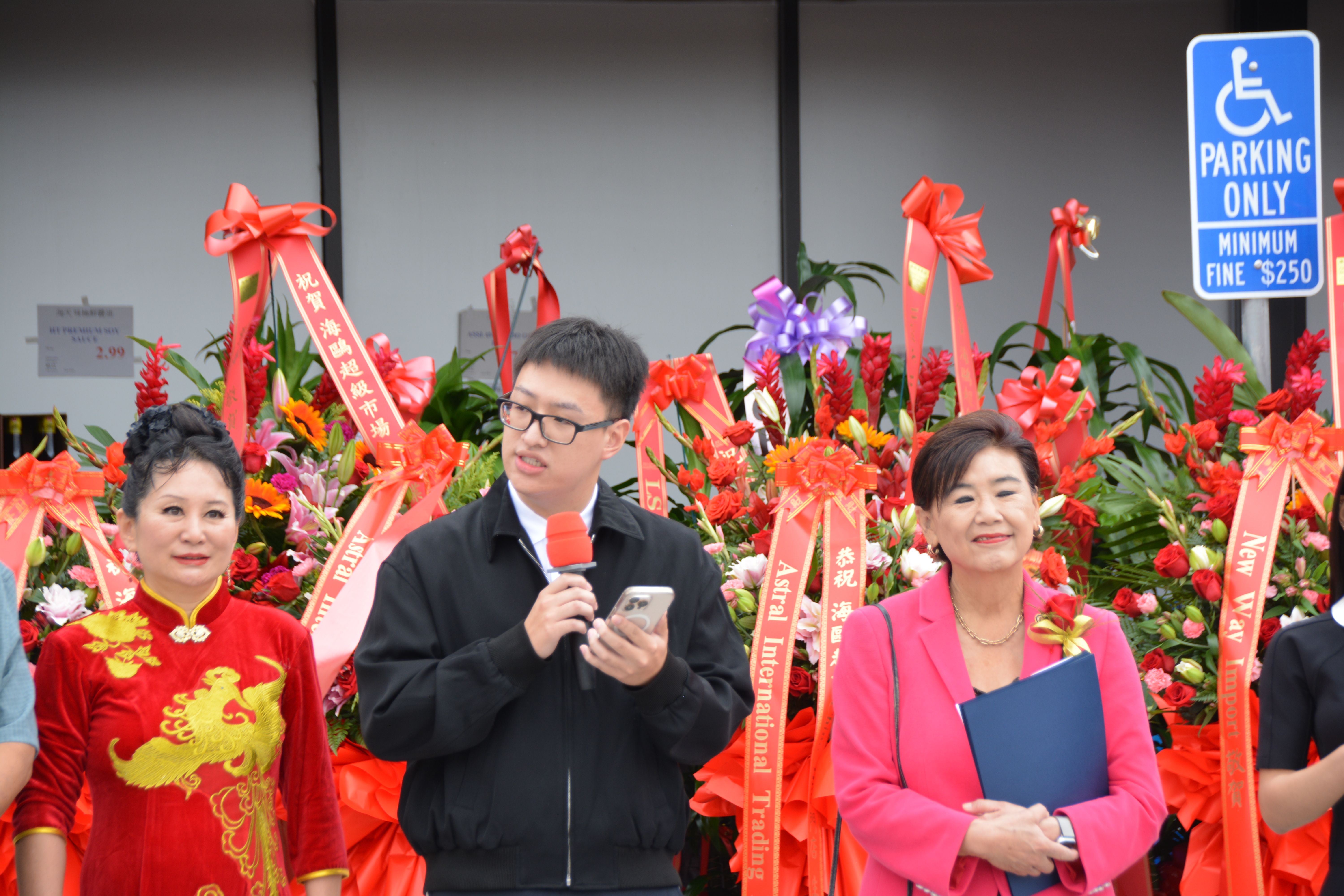海鸥超市集团公司创办人张博文致辞.JPG