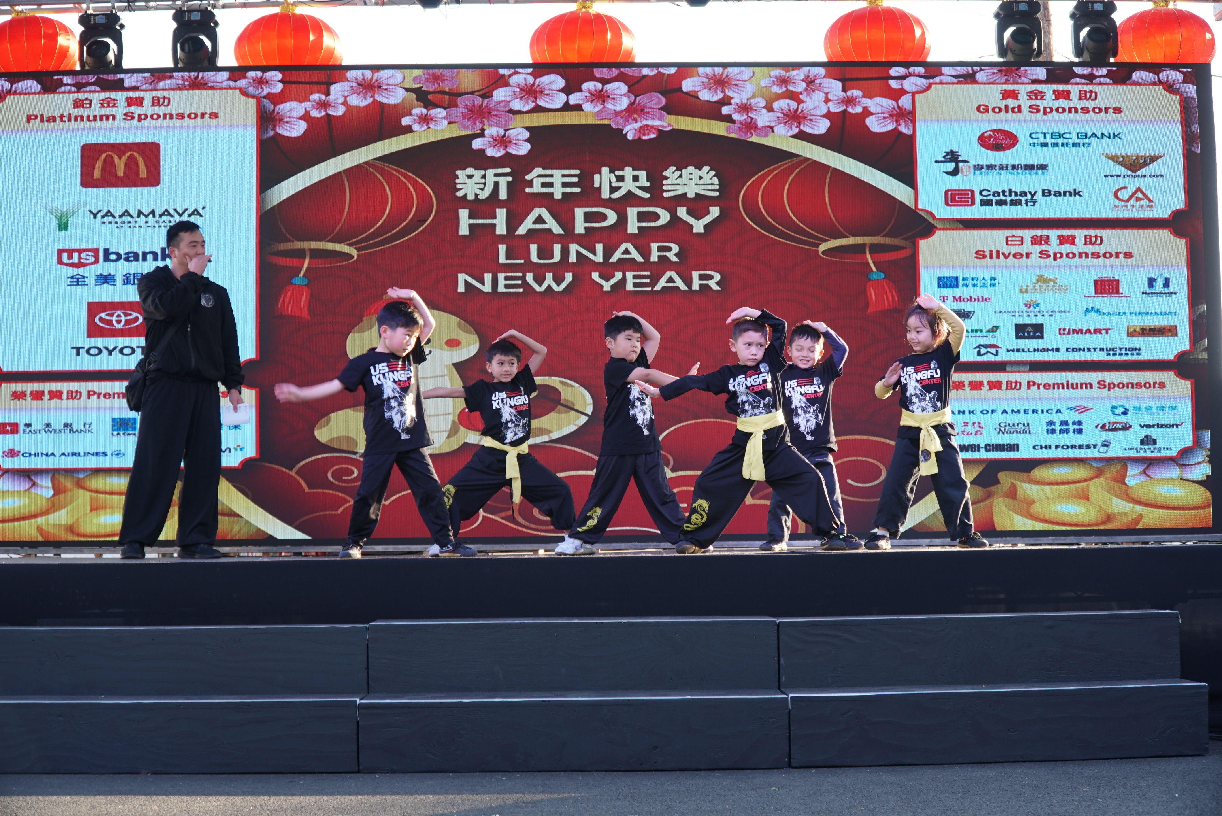 stage performance01.JPG