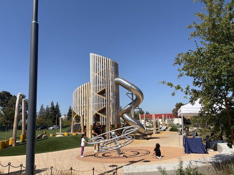 8970889-thumbnail.jpg