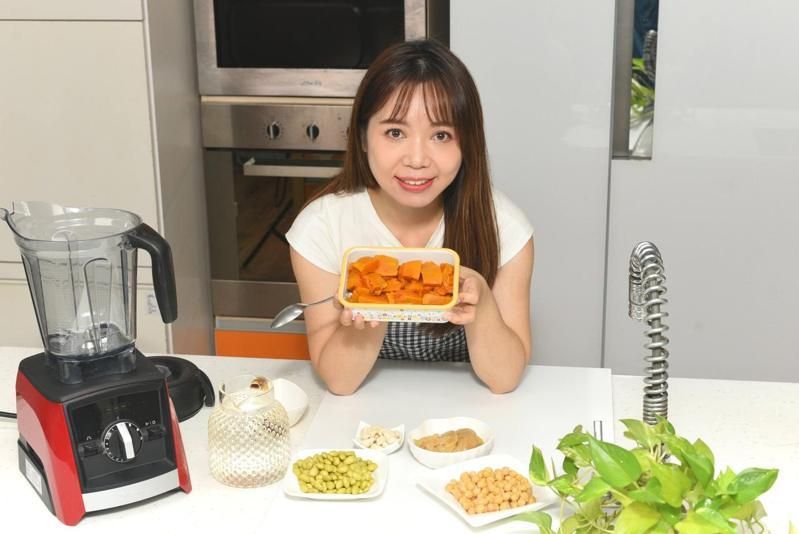 8981539-thumbnail.jpg